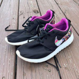 Nike Roshe Sneakers 4.5Y - 677784-004